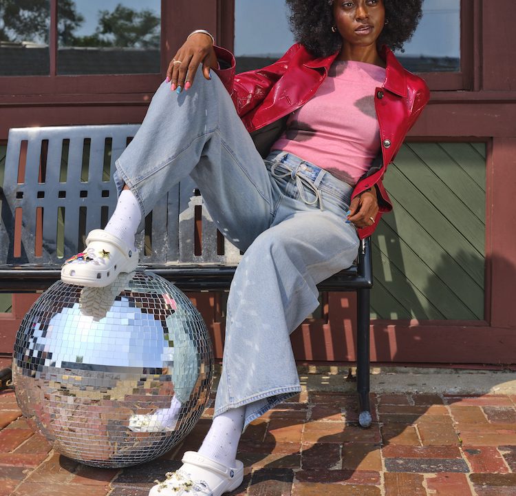 Crocs Classics – primavara aceasta, pasi care inspira stil si emotie